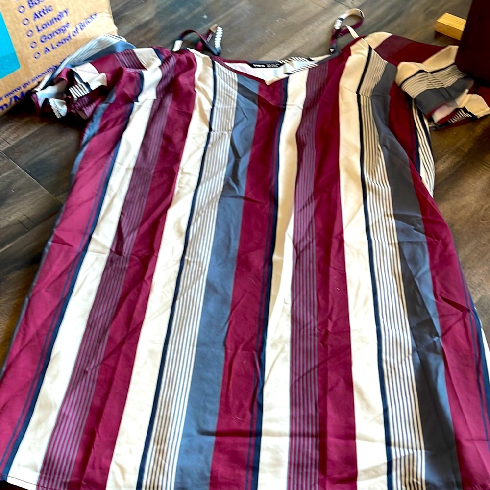 Short open shoulder striped dress